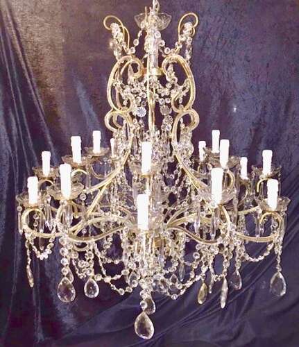 Large Italian Florentine 18 Light Beaded Gilt Chandelier