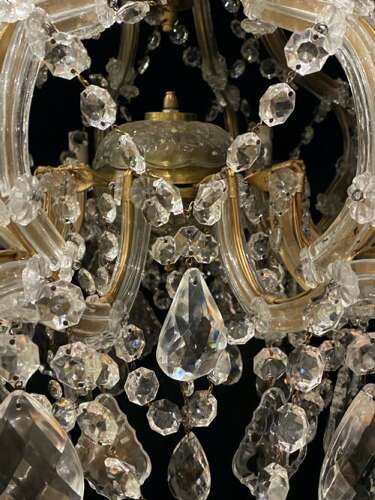 A Wonderful Italian Ten Light Italian Marie Theresa Chandelier.