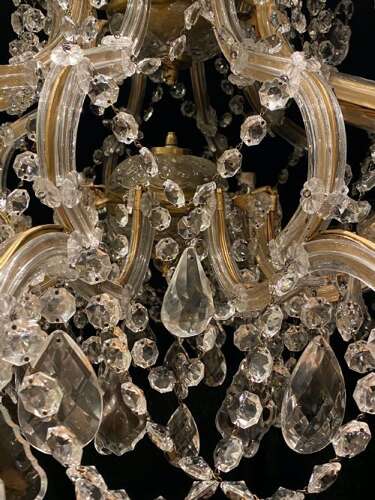 A Wonderful Italian Ten Light Italian Marie Theresa Chandelier.