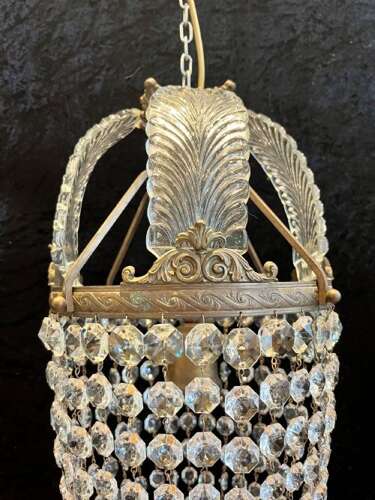 A Single Light Sac A Perle French Chandelier