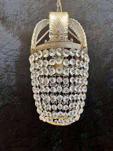 A Single Light Sac A Perle French Chandelier