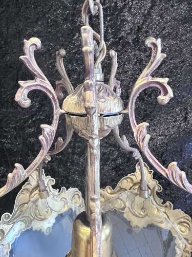 AN ANTIQUE SINGLE LIGHT BRASS ROCOCO FRENCH LANTERN