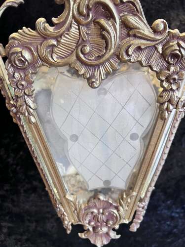 AN ANTIQUE SINGLE LIGHT BRASS ROCOCO FRENCH LANTERN