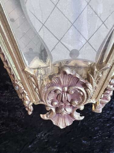 AN ANTIQUE SINGLE LIGHT BRASS ROCOCO FRENCH LANTERN
